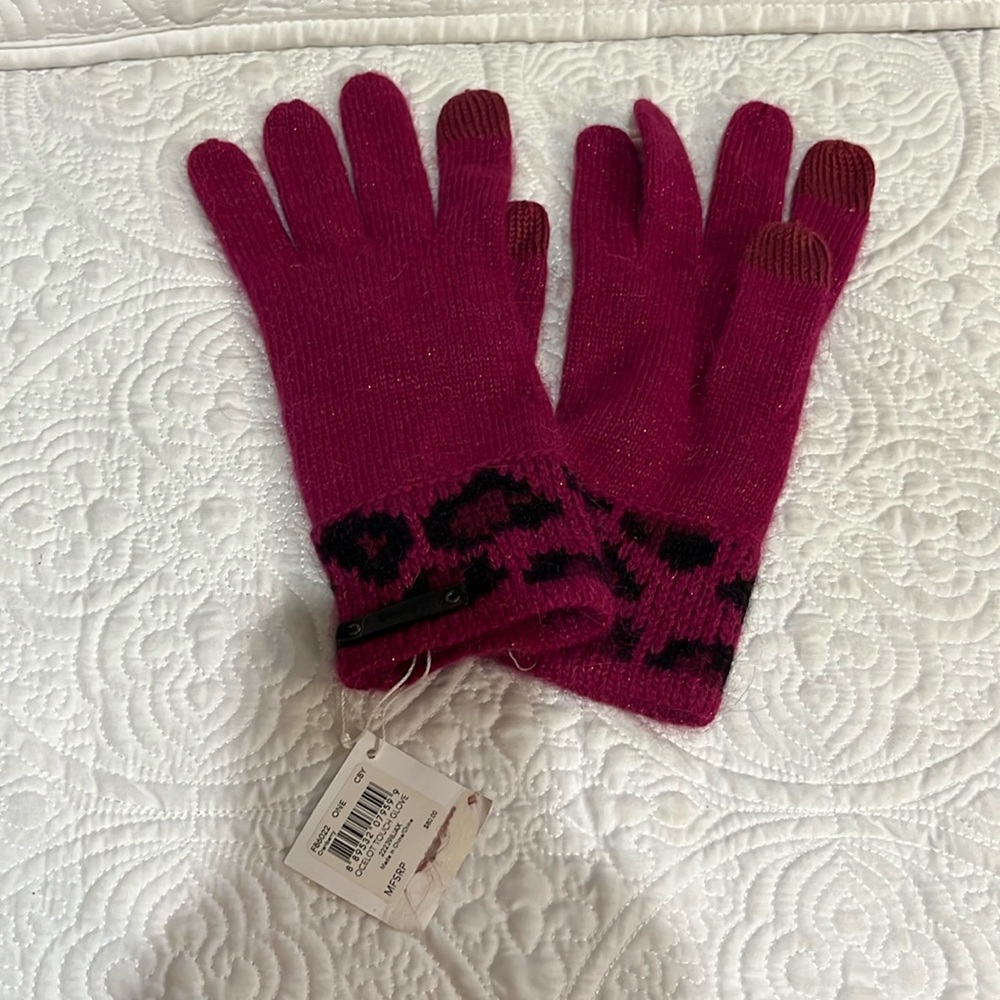 Coach Ocelot touch gloves, NWT